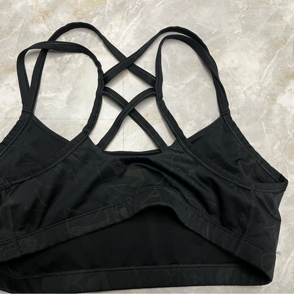 Nike Black Strappy Sports Bra with Floral Design - Picture 4 of 5
